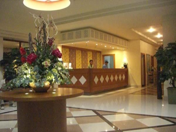 Amans Hotel Ambon Exterior foto
